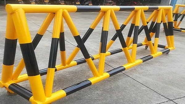 道路不銹鋼護(hù)欄
